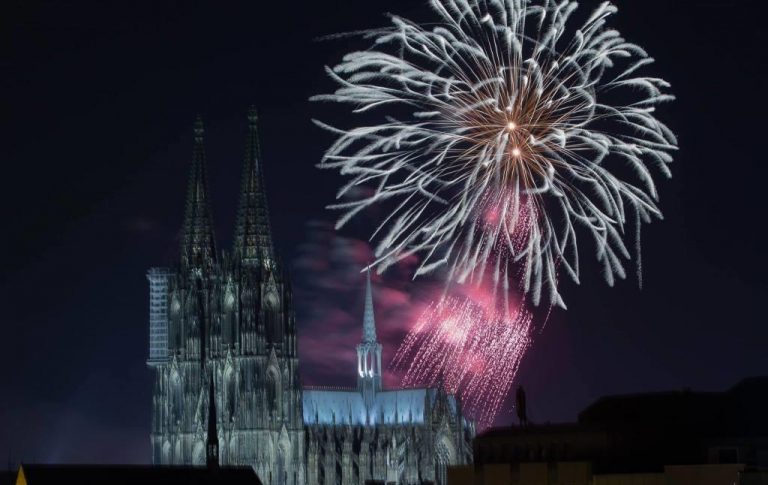 Silvester 2018 in Köln: Alle Infos zum Feuerwerk, Verkehr, Partys und Co.!